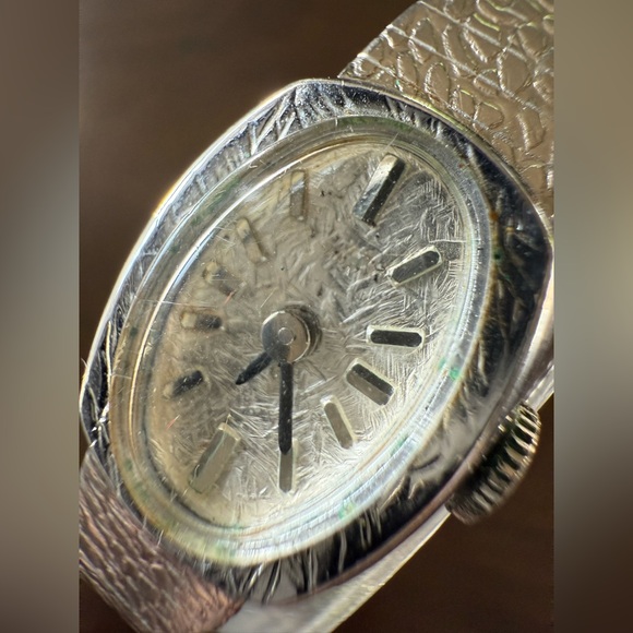 Watch Coated In A Stunning Chrome. Ladies Vintage Mechanical Wind Up Piece - Picture 5 of 11